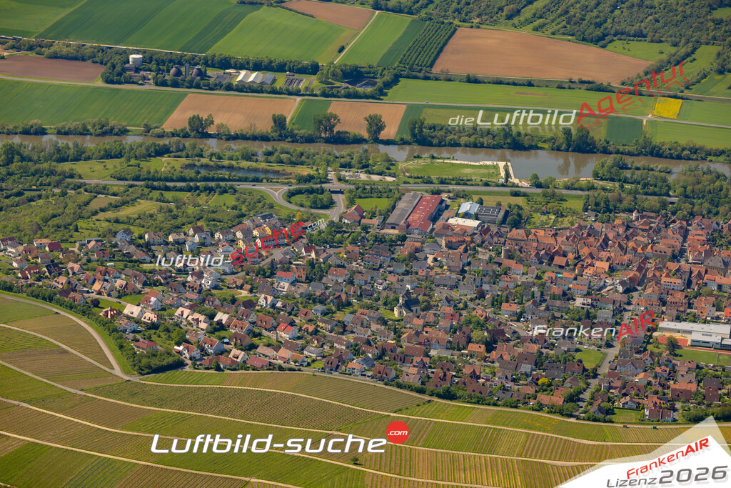 Das Luftbild zeigt :  Eibelstadt - Die Luftaufnahme wurde 2024 vom UL-Flugzeug aus erstellt ( keine Drohne ) - Hochauflösende Luftaufnahme - Für grossformatige Ausdrucke geeignet. Die Geschenkidee !Mit Lizenz und Bildrechte bestellbar