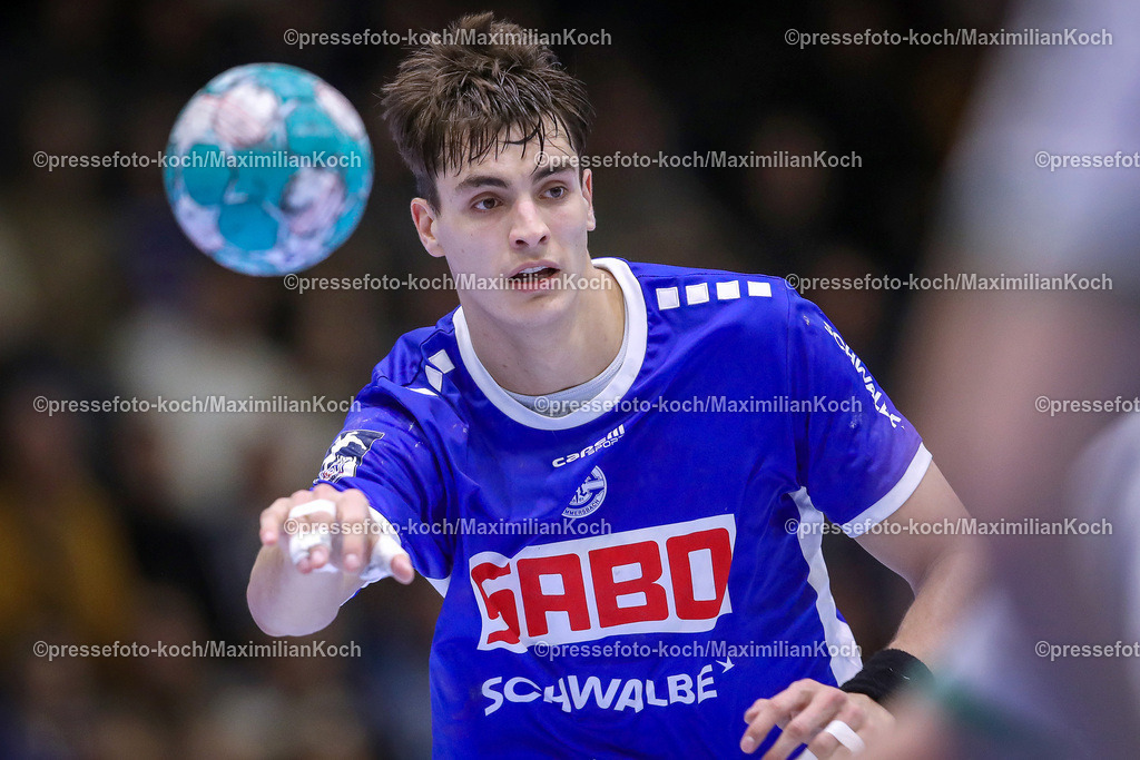 Gum1HBL19022401057 | 19.02.2024, Gummersbach, Handball, Liqui Moly Bundesliga, Schwalbe-Arena, VfL Gummersbach - SC DHfK Leipzig: Julian Köster (VfL Gummersbach) in Aktion