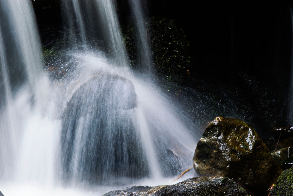 Wasserfall | Europa, Austria, Vorarlberg, Dornbirn, Wasserfall am Bödelesee - Realisiert mit Pictrs.com
