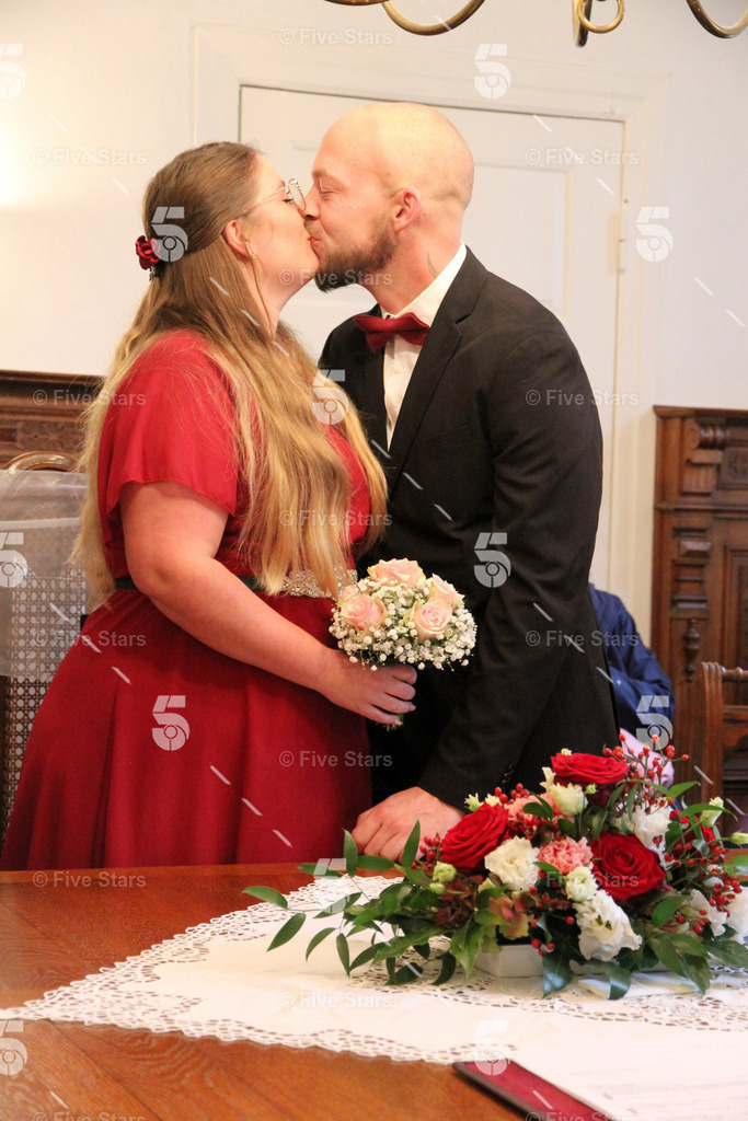 2 (7) | Five Stars Fotografie und Videografie fängt Ihre besonderen Momente mit atemberaubenden Bildern und hochwertigen Videos ein. Perfekt für Hochzeiten, Events und mehr – lassen Sie sich von unserer Expertise und Kreativität begeistern.