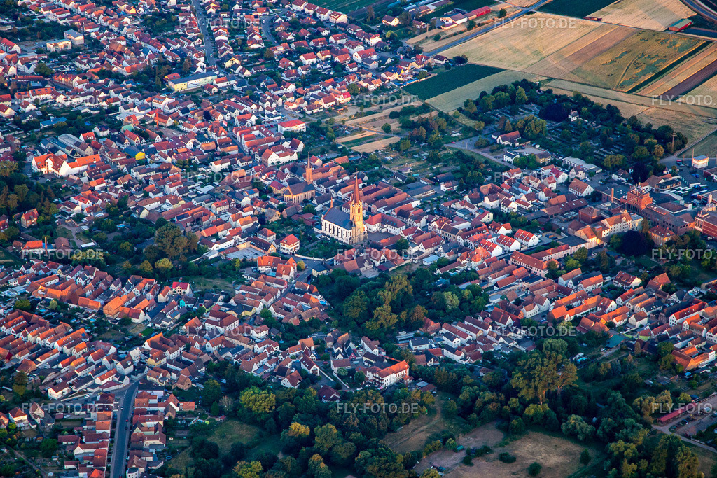 Ortsansicht | Luftbild: Ortsansicht in Bellheim im Bundesland Rheinland-Pfalz in Deutschland. Foto: IMG_137267.jpg vom 24.06.2023 durch ©2025 Werner Riehm fly-foto.de/copyright - Realisiert mit Pictrs.com
