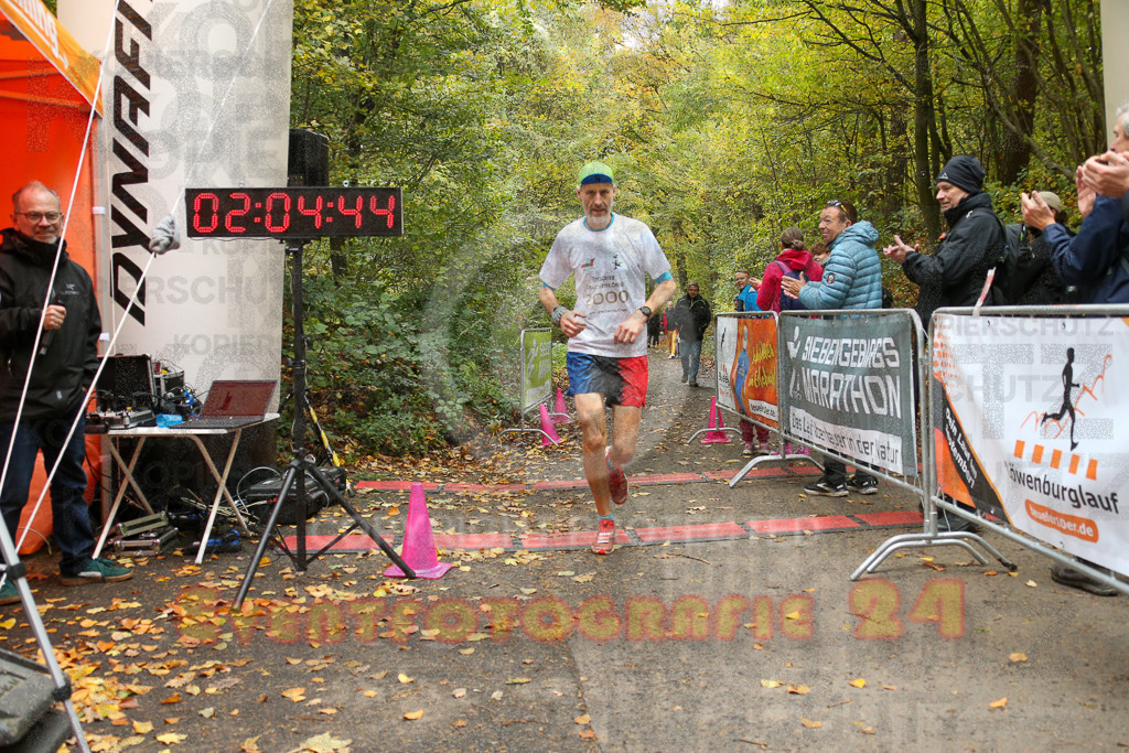 251026_1206_EX1_9888 | Sportfotografie im Rhein-Sieg Kreis, Köln, Bonn, NRW, Rheinland Pfalz, Hessen, etc. Unser Tätigkeitsfeld umfasst den Laufsport vom Volkslauf über den Marathon, Duathlon, Triathon bis zum Ultralauf wie Kölnpfad Ultra oder Schindertrail.