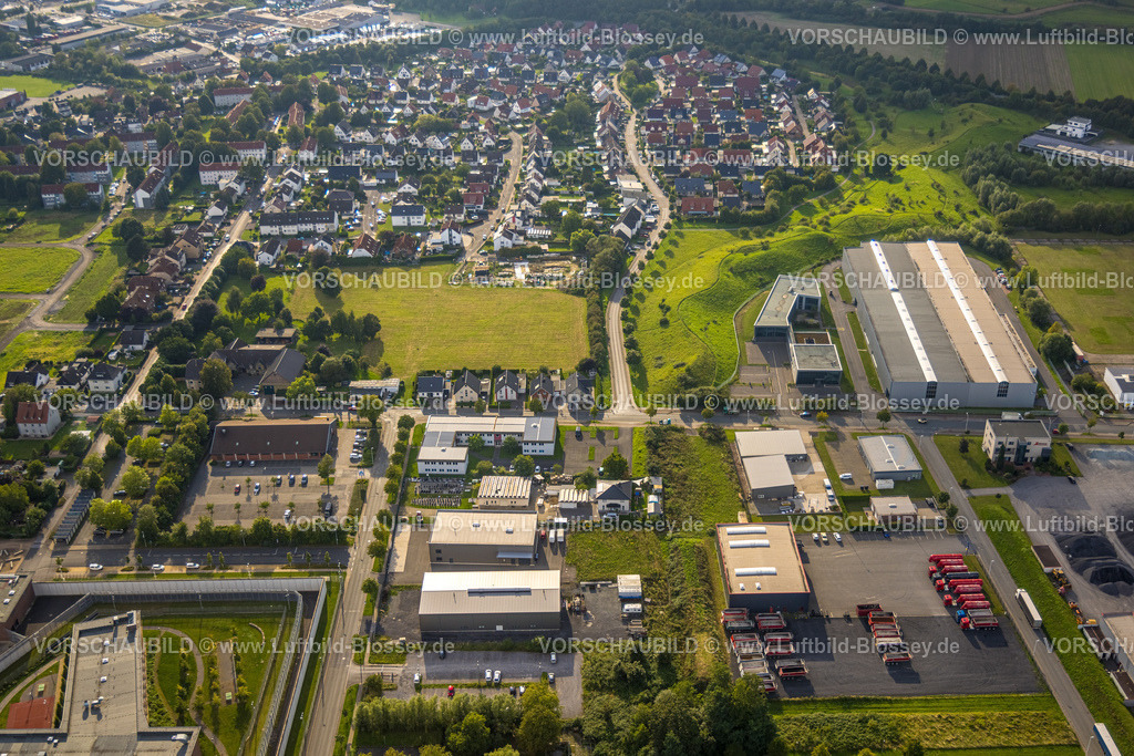 Werl230806494 | Luftbild, Freifläche zwischen Röntgenstraße und Hallenser Straße, Werl, Werl-Unnaer Börde, Nordrhein-Westfalen, Deutschland