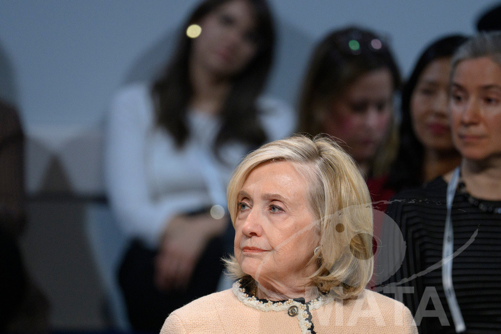 _DWA0176 | Die US-Politikerin Hillary Clinton auf der Veranstaltung Girls Just Want to Have Fundamental Rights: Fighting the Global Pushback im Rahmen der Münchner Sicherheitskonferenz 2026. München, 14.02.2026 Bayern Deutschland - Realisiert mit Pictrs.com