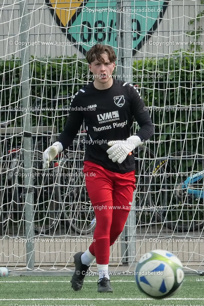 Fußball : Bezirksliga : SV 08/29 Friedrichsfeld - Borusia Veen am 10.05.2026 in Voerde Friedrichsfeld | Fußball : Bezirksliga : SV 08/29 Friedrichsfeld - Borusia Veen am 10.05.2026 in Voerde Friedrichsfeld - Realisiert mit Pictrs.com