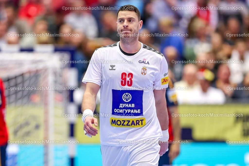 EHF15012601088 | 15.01.2026, Handball, Men's EHF EURO 2026, Spanien - Serbien, Jyske Bank Boxen in Herning, Dänemark, Preliminary Round:  Mijajlo Marsenic (Serbien #93)  enttäuscht Enttäuschung 