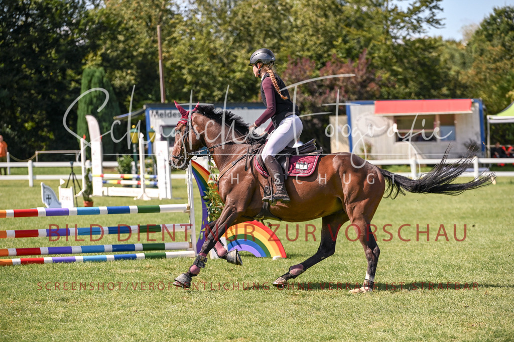 Schugtsche-Düren.2024-05.Springprf.E-31 | Schugtsche Fotografie - Realisiert mit Pictrs.com