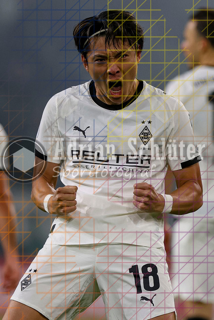 Borussia Mönchengladbach vs Karlsruher SC - DFB-Pokal 2. Runde | Mönchengladbach, Deutschland, 28.10.25:   Shuto Machino (Borussia Mönchengladbach) Torjubel, jubelt nach seinem Treffer zum 1:0 waehrend des Spiels der DFB-Pokal 2. Runde zwischen Borussia Mönchengladbach vs Karlsruher SC im Stadion im Borussia Park(Foto von Brauer-Fotoagentur / Adrian Schlueter)