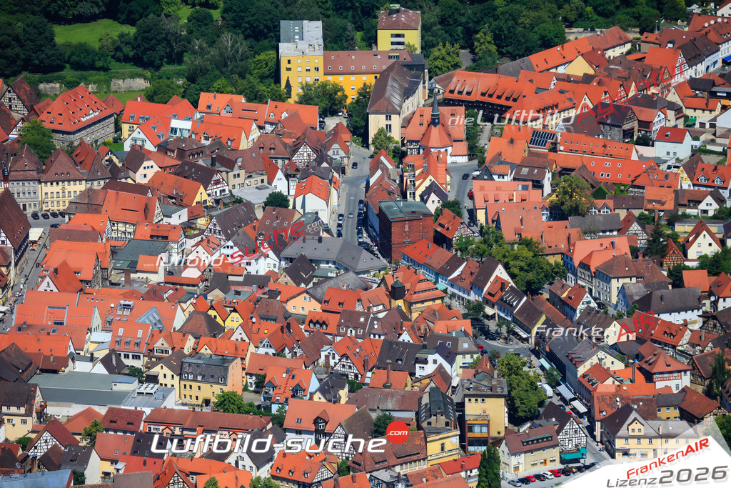 Die Luftaufnahme der Stadt Forchheim wurde vom UL-Flugzeug heraus erstellt ( keine Drohne )- hohe Auflösung für beste Qualität