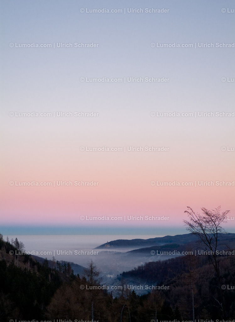 00491-1063 - Winterabend | Stockfoto und Bilderpool mit Bildmaterial aus Deutschland, dem Harz, Halberstadt, Quedlinburg, Wernigerode und weltweit. Qualitativ hochwertige und professionelle Fotos anschauen und kaufen. - Realisiert mit Pictrs.com