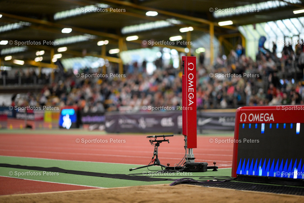 DM Halle 2026_Samstag-115 | 28.02.2026, xkaix, Leichtathletik Deutsche Meisterschaften Halle 2026,  v.l. Neue Zeiten- und Weitenmessung mit OMEGA - Realisiert mit Pictrs.com