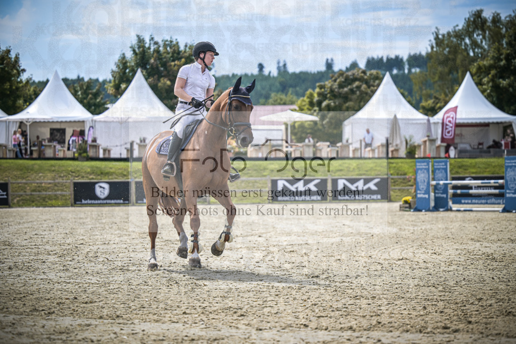 DOS_5980 | Entdecke hochwertige Reitturnierfotos von Foto Oger. Professionell, emotional und authentisch – jetzt Lieblingsmomente im Shop bestellen.Deutschlandweite Turnierfotografie. - Realisiert mit Pictrs.com