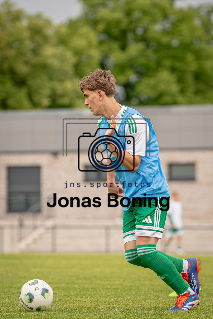 Sportfoto_ I 4229 | jns.sportfotos - Realisiert mit Pictrs.com