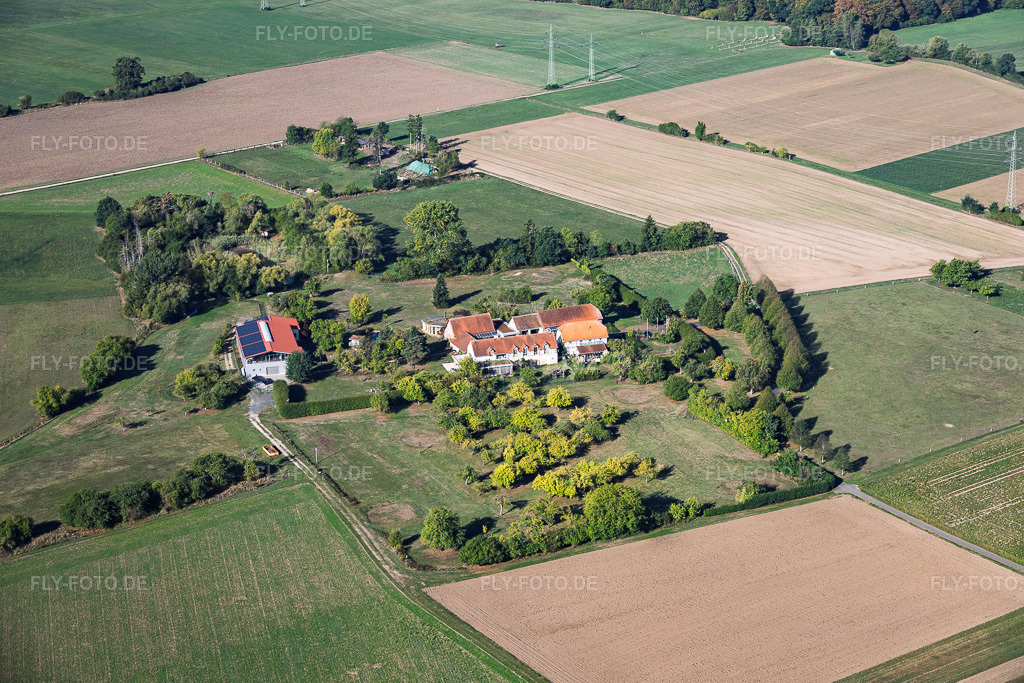 Luftbild: ehemalige Ziegelhütte am Ziegelweg im Ortsteil Sickenhofen in Babenhausen im Bundesland Hessen in Deutschland. – Foto: IMG_159010.jpg vom 22.09.2026 durch Werner Riehm/FLY-FOTO.de – Auflösung des Originals: 5803 x 3868 px