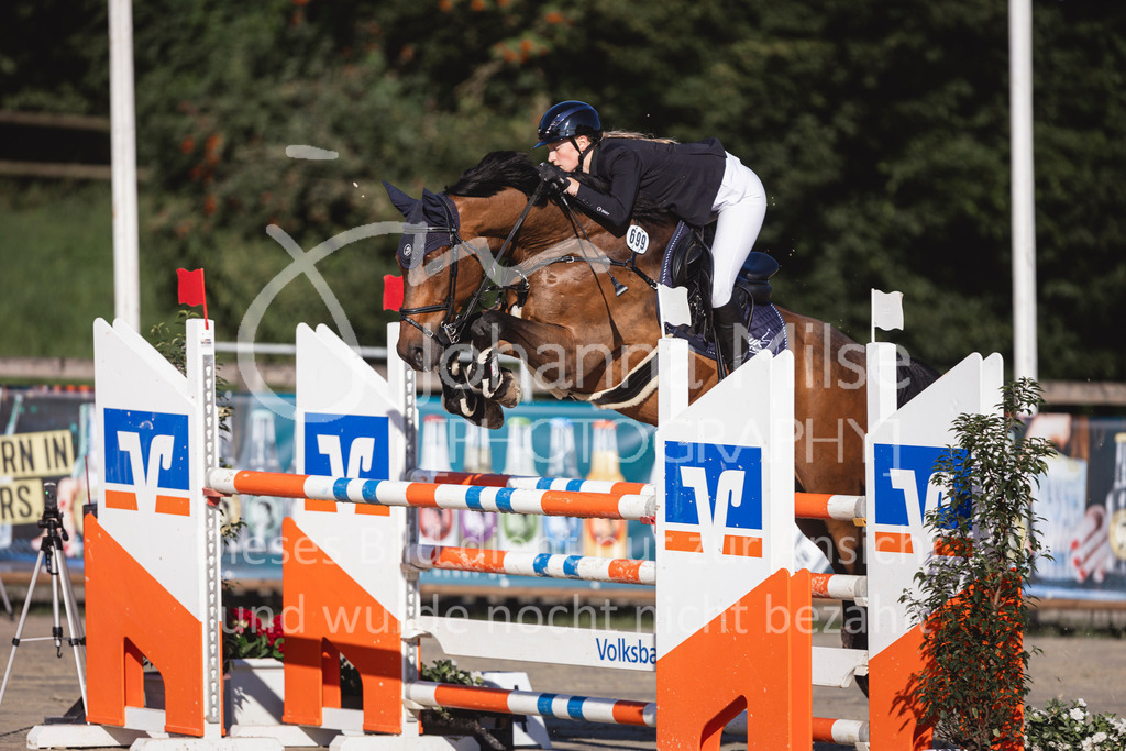 240714_BHO_M1-Spr-114 | Deine schönsten Turniermomente als professionelle Fotos! Entdecke hochwertige Pferdesport-Fotografie im Online-Shop. Jetzt Fotos finden & bestellen!
