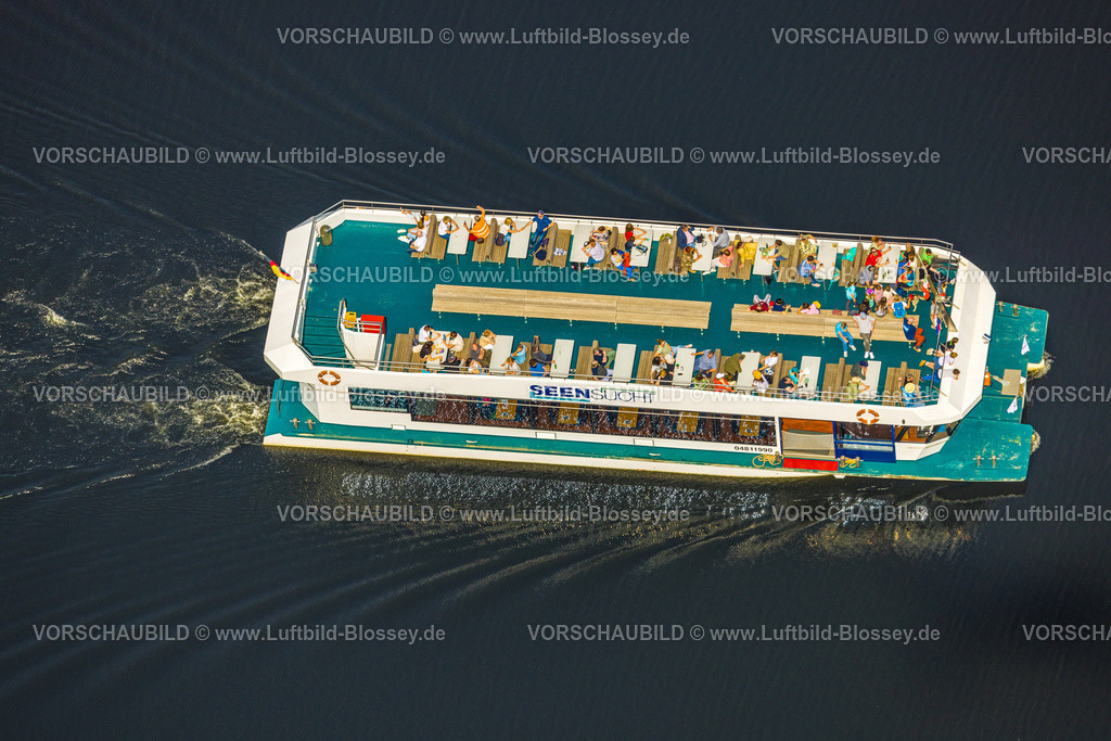 Schleiden240501989Eifel_Urfttalsperre | Luftbild, Ausflugsschiff SeenSucht mit Gästen auf dem Sonnendeck, Fluss Rur und Urftsee, Nordeifel Nationalpark Eifel, Rurberg, Simmerath, Nordrhein-Westfalen, Deutschland