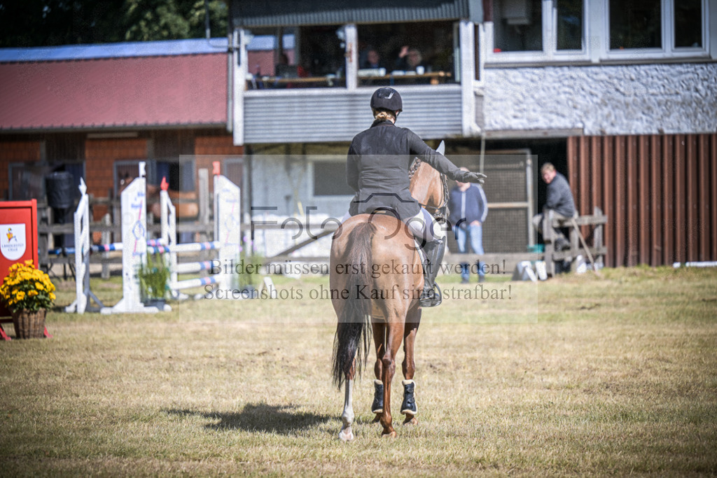 DOS_1304 | Entdecke hochwertige Reitturnierfotos von Foto Oger. Professionell, emotional und authentisch – jetzt Lieblingsmomente im Shop bestellen.Deutschlandweite Turnierfotografie. - Realisiert mit Pictrs.com