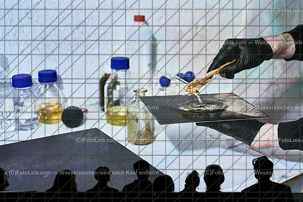 ALP8625_Linz_ARS-Elektr_MH_Nassplattenfotografie_Sandarak | (C)FotoLois.com, Alois Spandl, Linz an der Donau - ARS Elektronica Center, Multimediashow über Nassplattenfotografie von Markus Hofstätter, Fr 13. Oktober 2023.