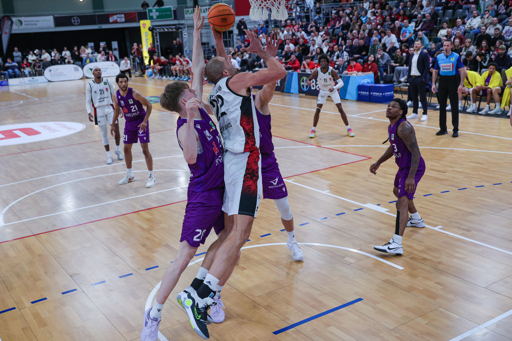 Pro A BAYER GIANTS vs BG Göttingen-42 | Fotos von Basketballspielen aus dem Raum NRW fotografiert von Gero Mueller-Laschet und Daniel Schaefer - Realisiert mit Pictrs.com