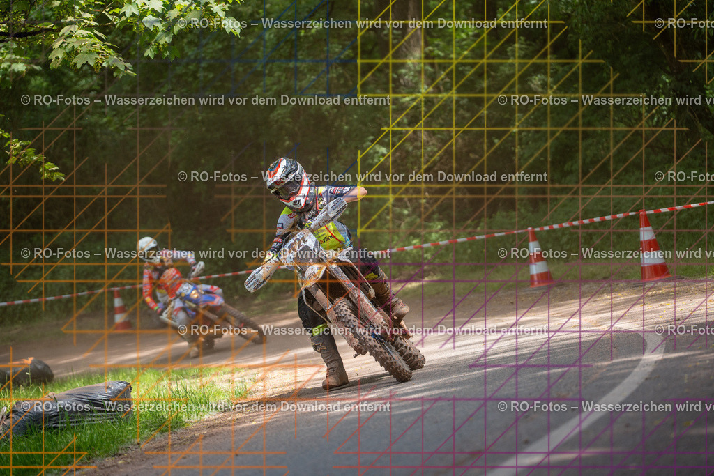 Wolfshausen 5 Lauf -401 | Sportfotografie von RO-Fotos: Motorsport, Motocross, Enduro, Laufveranstaltungen und Triathlon. Professionelle Fotos von Sportlern und Events. - Realisiert mit Pictrs.com