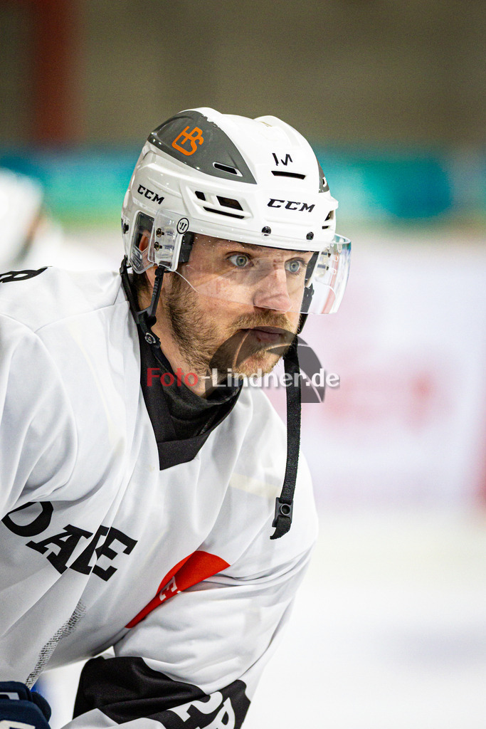 SC Forst NATURE BOYS gegen ESC Hassfurt HAWKS | Eishockey Landesliga Herren Playoffs 2024/25 - Spiel 2 von 4, SC Forst NATURE BOYS gegen ESC Hassfurt HAWKS, 20250222,Sebastian SCHATTMAIER (Nature Boyz 27) Portrait,2025-02-22 in Peißenberg (Eisstadion Peißenberg)Sebastian SCHATTMAIER (Nature Boyz 27)Copyright: WolfgangxLindner foto-lindner.de