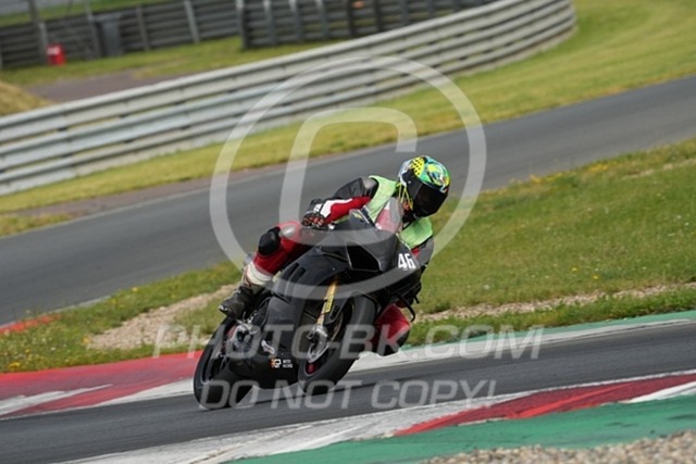 2024_07_04_PBK_12598 | Sportfotografie; SlowMotion; Video; Rennstrecke; Hafeneger; Speer; Racing; RSE; BMW; CBO; Trackday; Motorsportarena; Hockenheimring; Brno; Most; Barcelona; Valencia