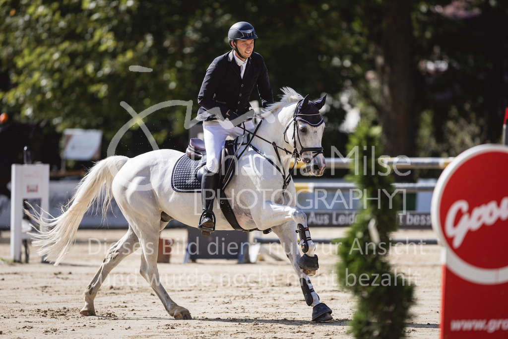 230826_Delbrueck_M2-Spr-829 | Deine schönsten Turniermomente als professionelle Fotos! Entdecke hochwertige Pferdesport-Fotografie im Online-Shop. Jetzt Fotos finden & bestellen!