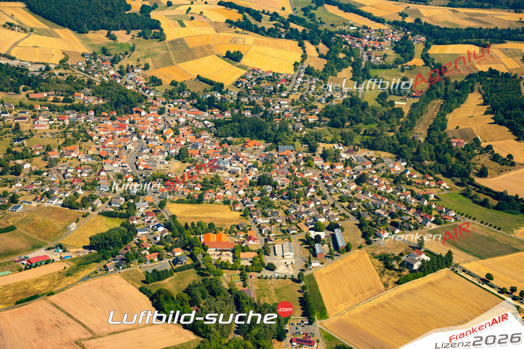 Das Luftbild der Stadt Oberaula wurde 2022 vom Flugzeug heraus erstellt (keine Drohnen-Aufnahmen) Aufnahmehöhe ca.450 Meter- hohe Bildauflösung und Druck-Qualität. Garantiert!