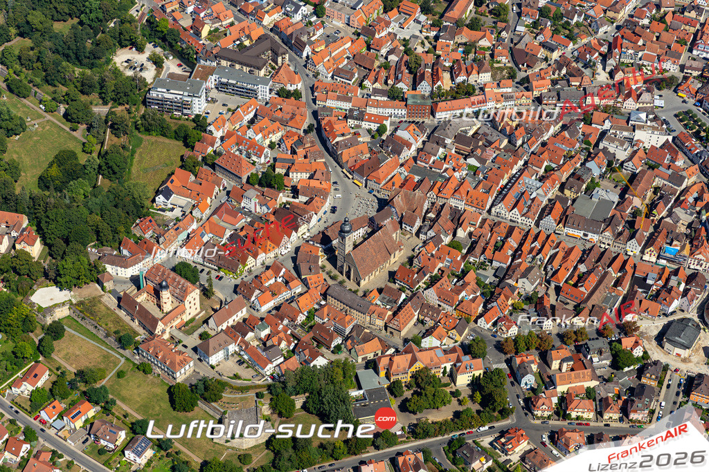 Die Luftbildaufnahme Altstadt - Forchheim wurde 2020 mittels Flugzeug (keine Drohne) erstellt. Perfekte Schärfe und Druck- Ergebnisse- Garantiert!