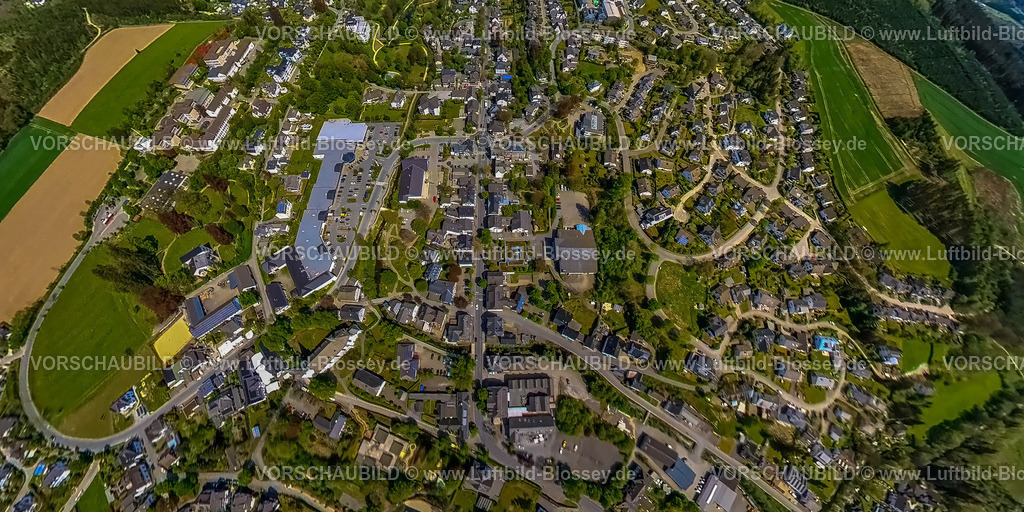 Eslohe240590284Mitte_B55_Hauptstrasse | Luftbild, Ortsansicht Wohngebiet Mitte Stadtzentrum Hauptstraße, Schützenhalle, Einkaufszentrum Aldi Supermarkt, Rewe Supermarkt und Netto Supermarkt, Fisheye Aufnahme, Fischaugen Aufnahme, 360 Grad Aufnahme, tiny world, little planet, fisheye Bild, Niedereslohe, Eslohe, Sauerland, Nordrhein-Westfalen, Deutschland