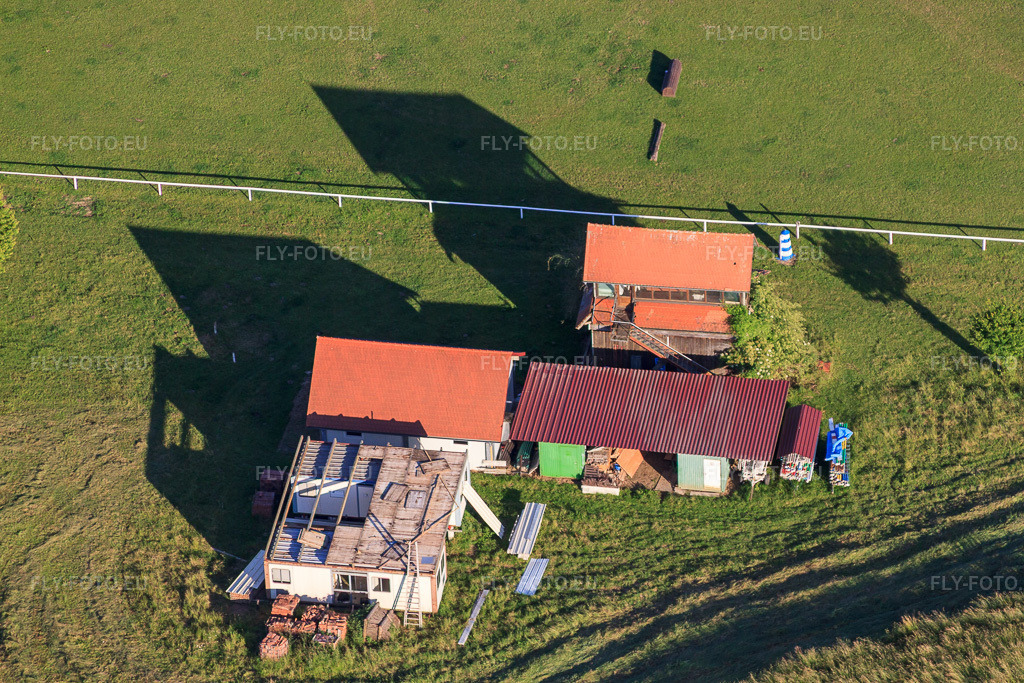 Vue aérienne: Haras de la Née à Mothern dans le département Bas Rhin, France – .Photo: IMG_66600.jpg prise le 05/06/2014 par Werner Riehm/FLY-FOTO.eu – Résolution de l'original: 4752 x 3168 px