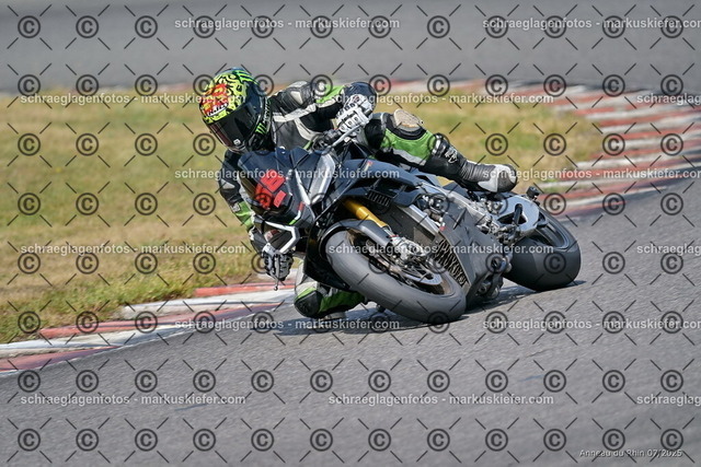 25bt04-1663 | markuskiefer.com - Realisiert mit Pictrs.com