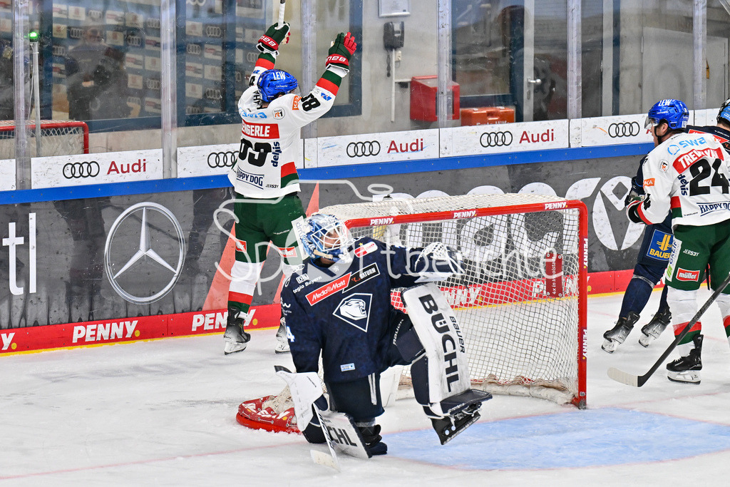 ERC Ingolstadt - Augsburger Panther | Jubel der Augsburger nach dem Anschluss zum 2-1 durch Mark ZENGERLE (Augsburger Panther #89) / Freude / Happy / Tor / Torschuezte / Treffer / DEL: ERC Ingolstadt - Augsburger Panther, Saturn Arena am 03.11.2024