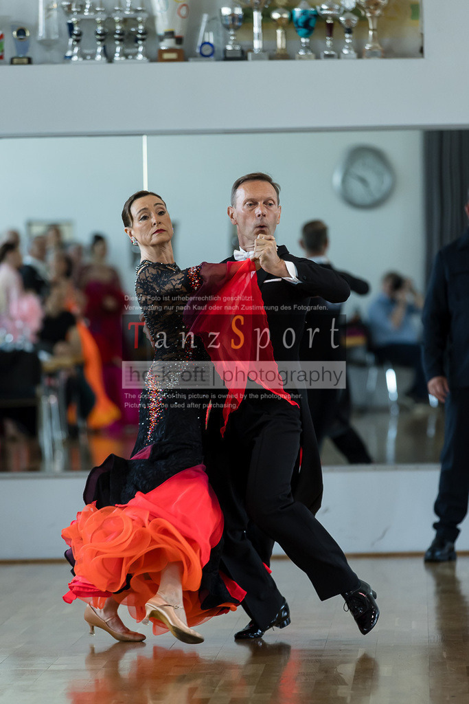 20240525_RL-Masters3-Std_4559 | Tanzsportbilder, Standardtanz, Lateintanz, WDSF, DTV, LTVB, dancecomp, goc, hessen tanzt, blaues band der spree, walzer, tango, wiener walzer, slowfox, quickstepp, samba, rumba, cha-cha-cha, paso doble. jive, hd-kroft photography, turniertanzsport