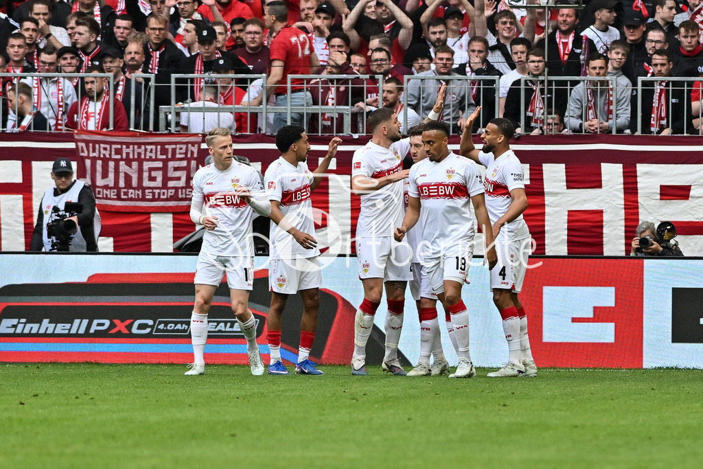 FC Bayern München - VfB Stuttgart | MUNICH, GERMANY - 19. APRIL: Stuttgart celebrating the goal to makes 0-1 - Chris FÜHRICH (VfB Stuttgart 10) - Tor / Torschuetze / Freude / Happy during the Bundesliga Match between FC Bayern Munich vs. VfB Stuttgart at Matchday 30 at Allianz Arena / DFL REGULATIONS PROHIBIT ANY USE OF PHOTOGRAPHS AS IMAGE SEQUENCES AND/OR QUASI-VIDEO