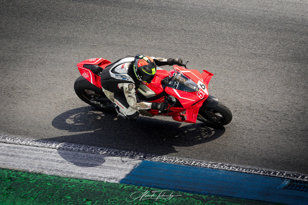 Ducati Trackday Hockenheimring 2026 | Entdecken Sie die faszinierende Welt von Alexander Tschuncky Arts: Kreative Fotografie, atemberaubende Automobilkunst und hochwertiger Bilderdruck. Lassen Sie sich inspirieren! - Realisiert mit Pictrs.com