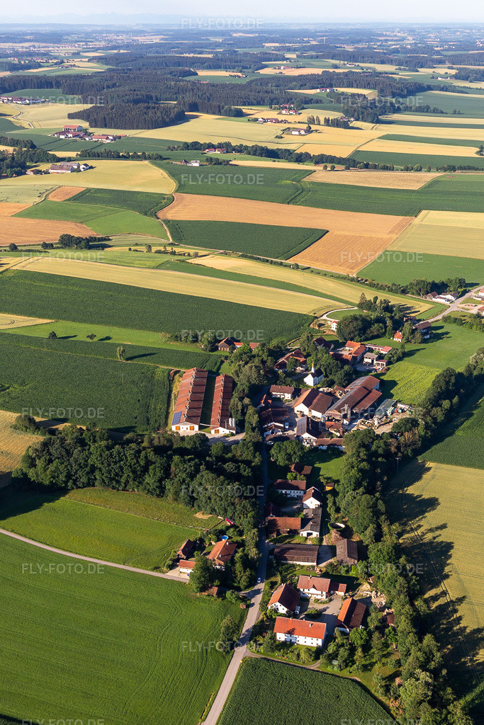 Luftbild: Neuhausen im Ortsteil Neuhausen in Aham im Bundesland Bayern in Deutschland. Foto: IMG_132991.jpg vom 03.07.2022 durch Werner Riehm/FLY-FOTO.deAktuelles & Termine - Gemeinde Aham