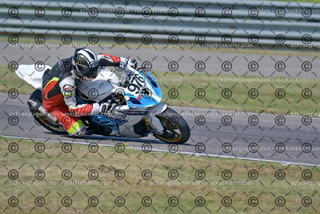 26BT02-0040 | markuskiefer.com - Realisiert mit Pictrs.com