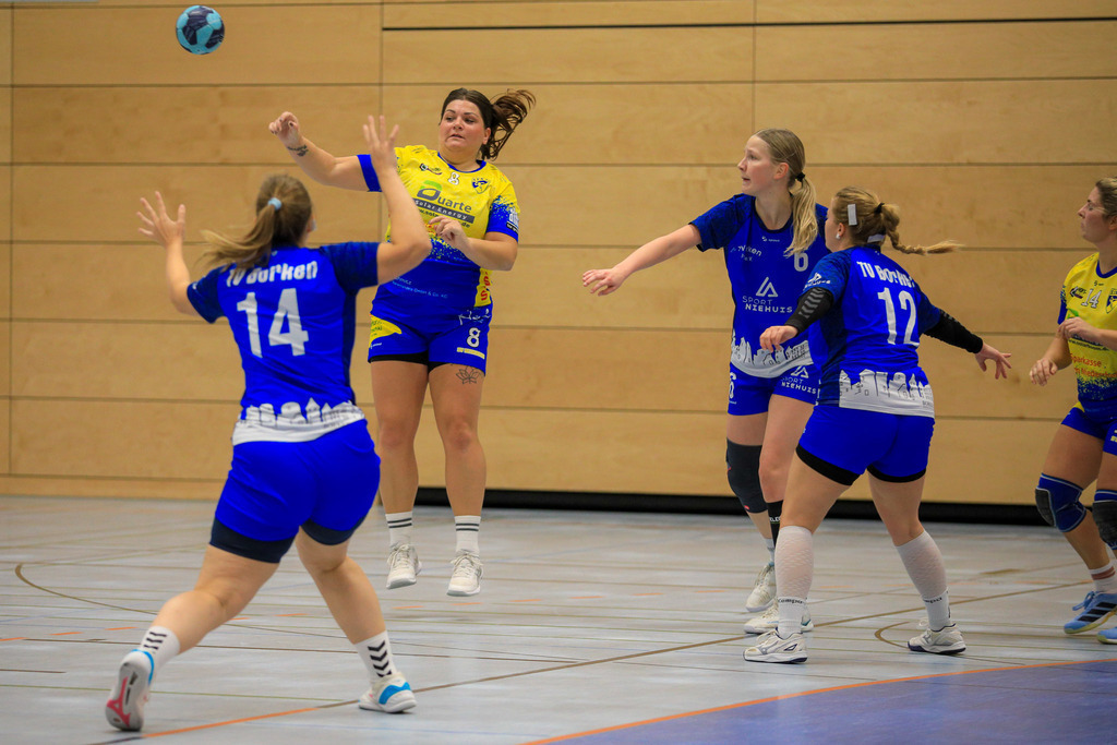 TvBorkenIII_SVN_161125_247 | Bildergalerie von Sport-Ereignissen aber auch von weiteren spannenden Dingen - nicht nur vom Niederrhein. In Anlehnung an den bekannten Spruch von Hanns Dieter Hüsch heißt das Motto: "Niederrhein ist überall".  - Realisiert mit Pictrs.com