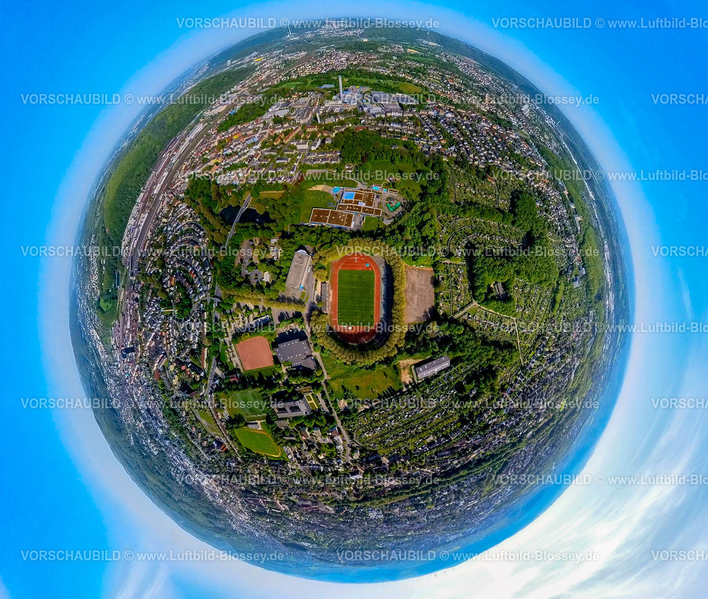 Hagen240590226Ischelanstadion | Luftbild, Sportpark Ischeland, Fußballstadion Ischelandstadion Leichtathletikstadion, Westfalenbad und Ischelandhalle bzw. Krollmann Arena, Erdkugel, Fisheye Aufnahme, Fischaugen Aufnahme, 360 Grad Aufnahme, tiny world, little planet, fisheye Bild, Altenhagen, Hagen, Ruhrgebiet, Nordrhein-Westfalen, Deutschland