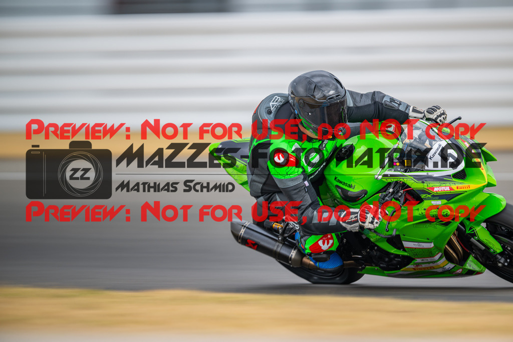 MaZZes-Fotomatrix-20260809-584522 | R1