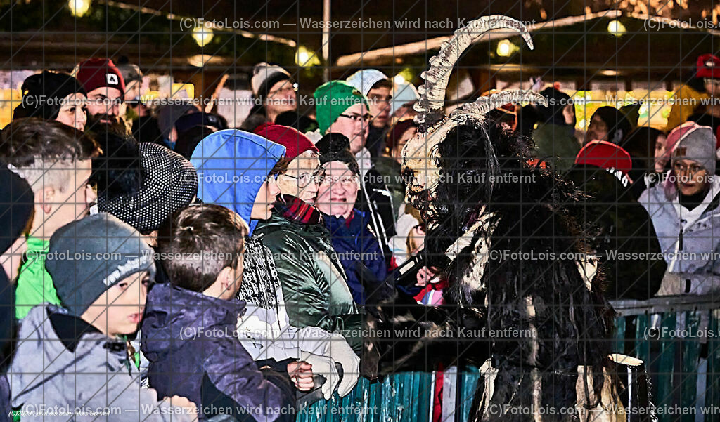 ALP5305_WIESELBURGER ADVENT_Perchtenlauf | (C)FotoLois.com, Alois Spandl, WIESELBURGER ADVENT, Perchtenlauf, So 10. Dez. 2023.