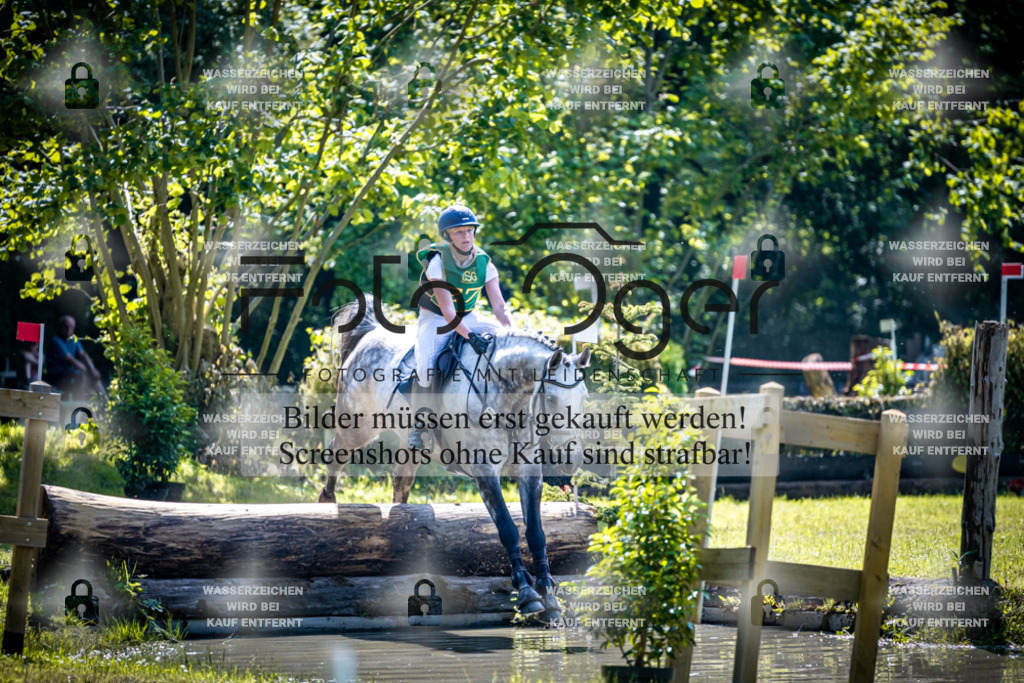 A1_Vielseitigkeitsturnier Melle Oldendorf-15c-0331 | Entdecke hochwertige Reitturnierfotos von Foto Oger. Professionell, emotional und authentisch – jetzt Lieblingsmomente im Shop bestellen.Deutschlandweite Turnierfotografie. - Realisiert mit Pictrs.com