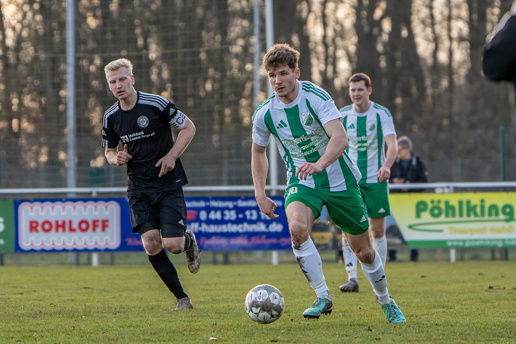 Fußball I Herren I Saison 2025-2026 I Bezirksliga Weser-Ems 4 I 21. Spieltag I TuS Lutten - SW Osterfeine I 4404 | jns.sportfotos - Realisiert mit Pictrs.com