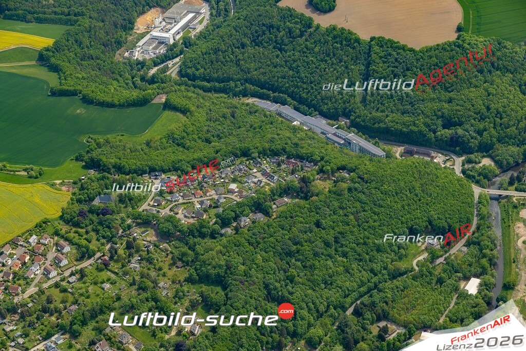 Die Luftaufnahme Irchwitz - Greiz wurde 2022 vom Flugzeug aus (keine Drohne) erstellt. Hohe Auflösung -für große Poster und Wandbilder geeignet - Garantiert!