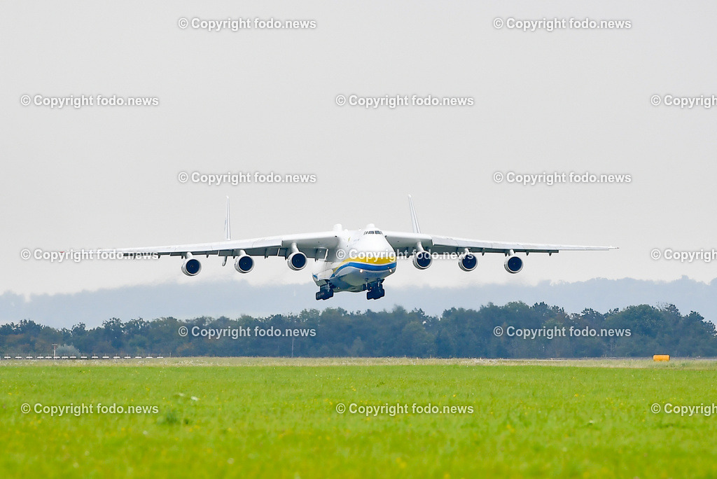 Flughafen Linz Hoersching_ Landung Antonov AN 225_ 05.10.2021-5 | 05.10.2021, Linz Hörsching, AUT, Flughafen Linz, Linz Airport, Landung Antonov 225, im Bild Antonov 225 - größtes und schwerstes Transportflugzeug der Welt zu Gast in Linz