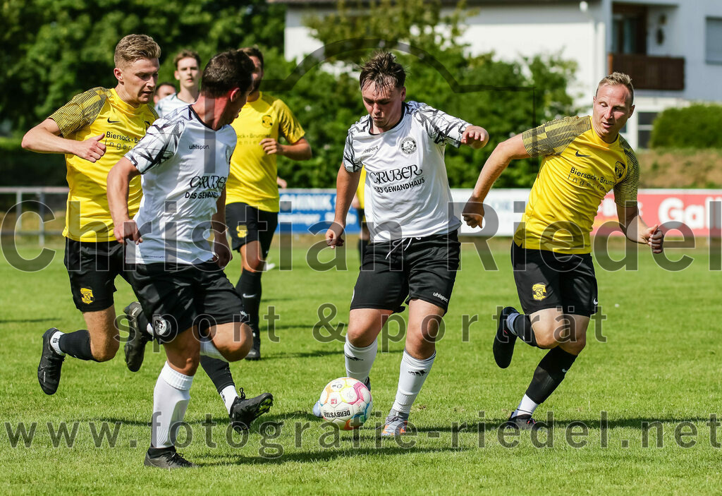 2023-07-09_041_FC_Moosinning_II_gegen_FC_Herzogstadt | Moosinning, Deutschland, 09.07.2023:
Fußball, Kreisliga 2023 / 2024, Testspiel, FC Moosinning II gegen FC Herzogstadt, Endergebnis: 2:1

Foto: Christian Riedel / fotografie-riedel.net