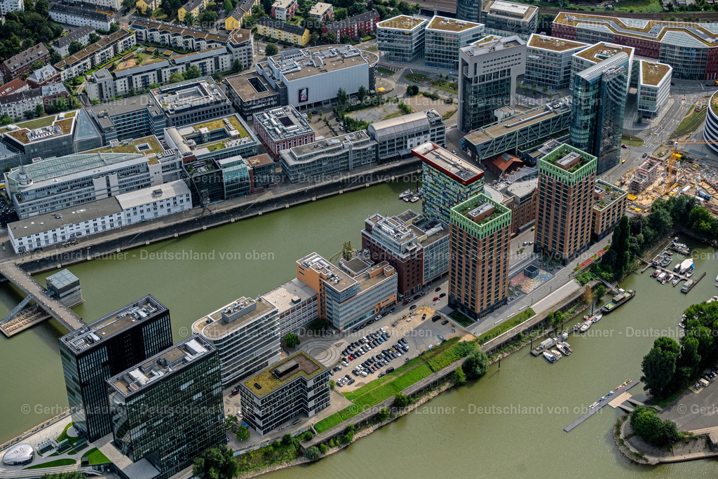 4049373 | Düsseldorf-Hafen, Medienhafen Düsseldorf, ist ein Stadtteil der durch Industrie, Logistik, Gewerbe und Büronutzung geprägt ist