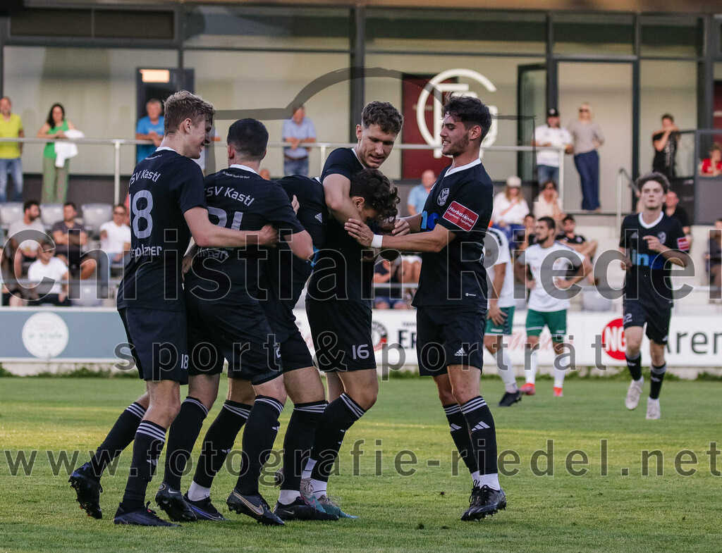 2023-08-18_054_FC_Schwaig_gegen_TSV_Kastl | Oberding, Deutschland, 18.08.2023:
Fußball, Landesliga Südost 2023 / 2024, 7. Spieltag, FC Schwaig gegen TSV Kastl, Endergebnis: 2:2

Jubel nach dem 0:1 durch Sebastian Spinner (TSV Kastl, #10)
Marco Unterholzner (TSV Kastl, #18), Tobias Urban (TSV Kastl, #21), Sebastian Spinner (TSV Kastl, #10), Pascal Linhart (TSV Kastl, #16), Raphael Kamhuber (TSV Kastl, #5)

Foto: Christian Riedel / fotografie-riedel.net