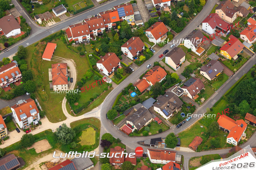 Die Luftaufnahme Dellern - Stegaurach wurde vom UL-Flugzeug (keine Drohne) aus fotografiert.Hohe Druck- Auflösung-die Geschenkidee!